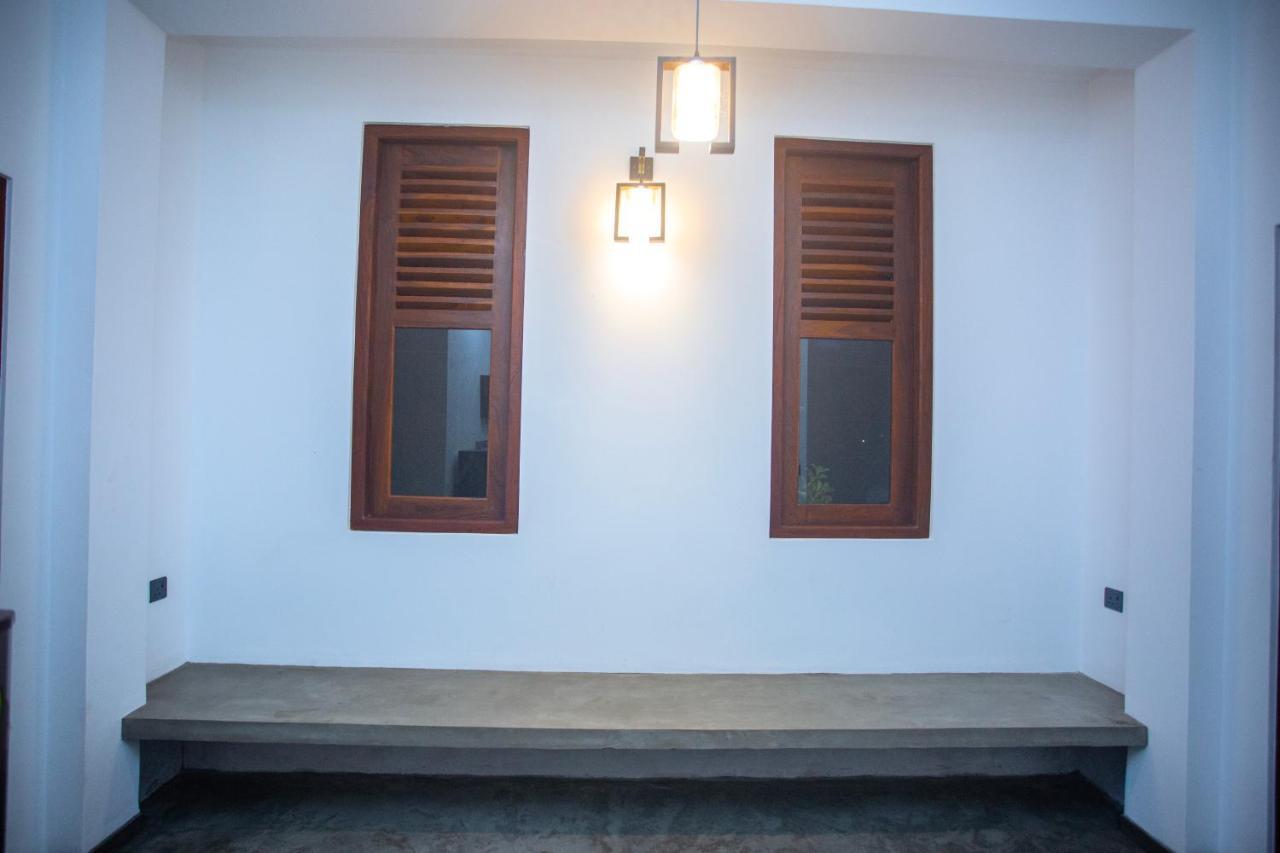 The Shades Galle Exterior foto
